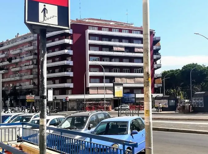 Attico Luminoso Terrazza Metro A Aria Cond Wifi Apartamento